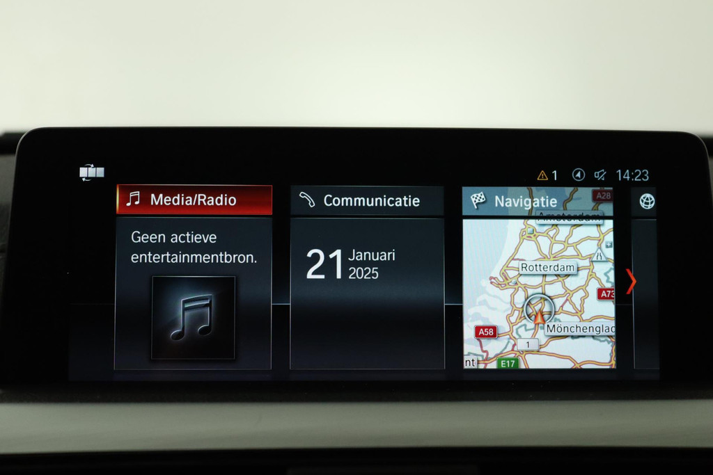 
BMW 3 Serie Touring 318i M Sport Corporate Lease Automaat (VIRTUAL, TREKHAAK, STOELV, CLIMATE, NL-AUTO, DEALER ONDERHOUDEN) vol									