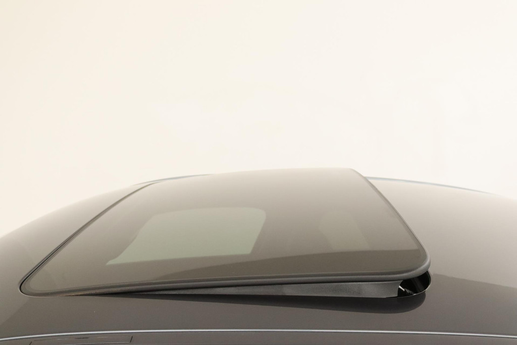 
BMW 3 Serie 318i Executive Edition Automaat (PANORAMADAK, NAVIGATIE, PDC, CAMERA, SFEERV, CRUISE, NL-AUTO, DEALER ONDERHOUDEN) vol									