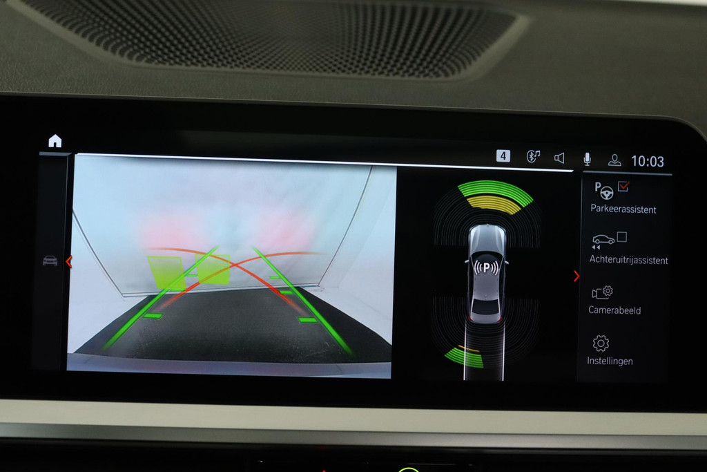 
BMW 3 Serie 318i Executive Edition Automaat (PANORAMADAK, NAVIGATIE, PDC, CAMERA, SFEERV, CRUISE, NL-AUTO, DEALER ONDERHOUDEN) vol									