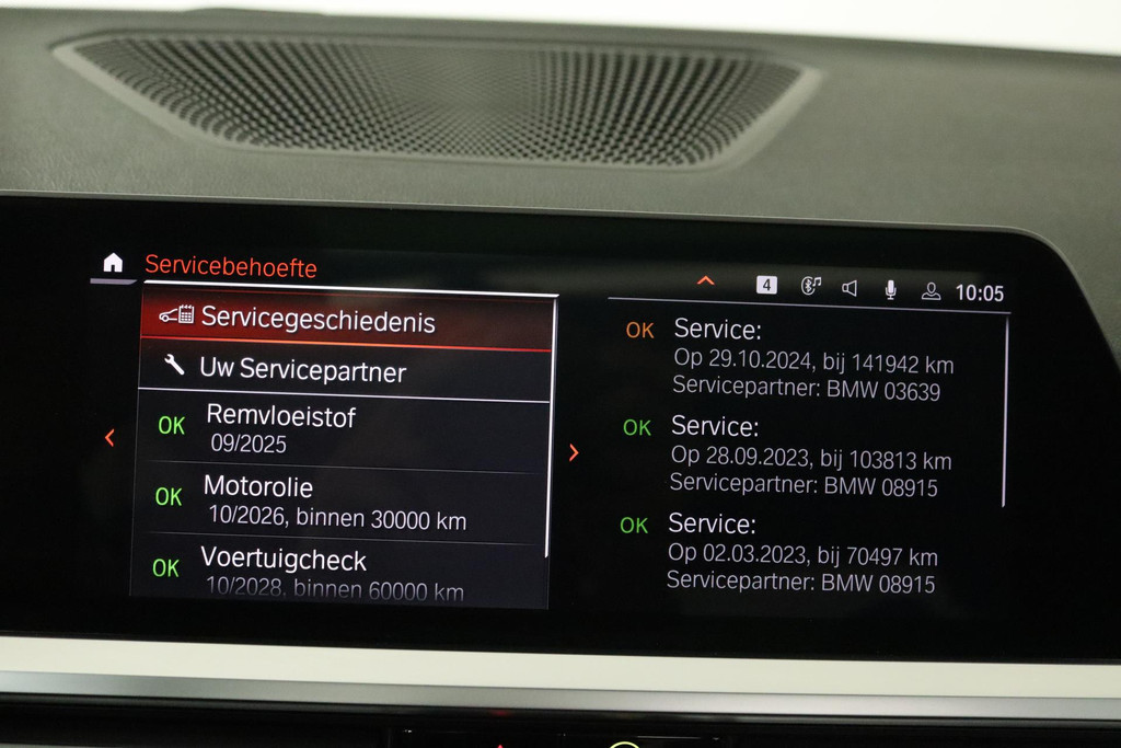 
BMW 3 Serie 318i Executive Edition Automaat (PANORAMADAK, NAVIGATIE, PDC, CAMERA, SFEERV, CRUISE, NL-AUTO, DEALER ONDERHOUDEN) vol									