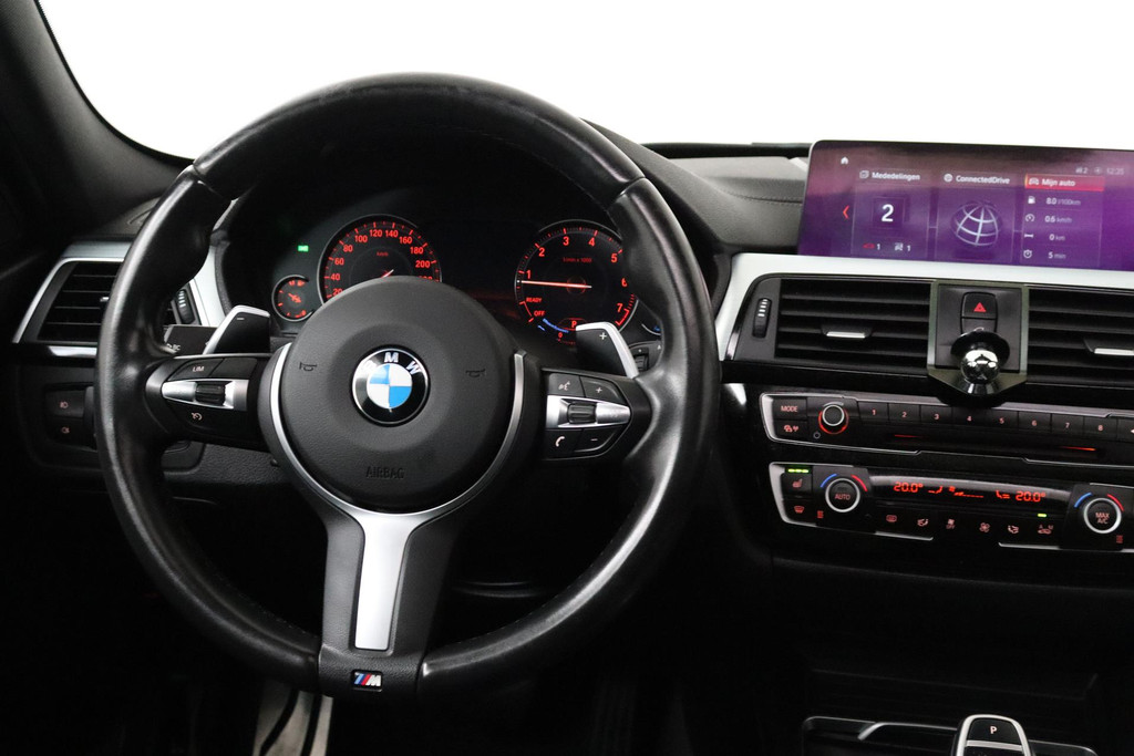 
BMW 3 Serie Touring 320i Edition M Sport Shadow High Executive (PANORAMADAK, NAVIGATIE, VIRTUAL, STOELV, LEDER, CRUISE, NL-AUTO) vol									