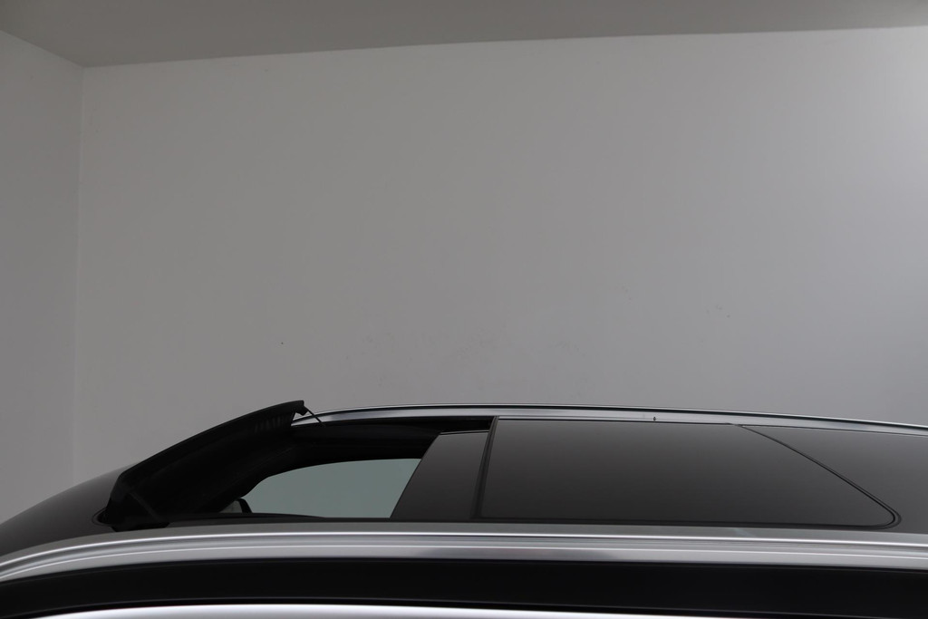 
BMW 3 Serie Touring 320i Edition M Sport Shadow High Executive (PANORAMADAK, NAVIGATIE, VIRTUAL, STOELV, LEDER, CRUISE, NL-AUTO) vol									