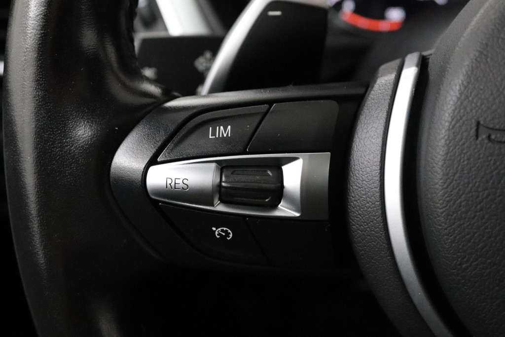 
BMW 3 Serie Touring 320i Edition M Sport Shadow High Executive (PANORAMADAK, NAVIGATIE, VIRTUAL, STOELV, LEDER, CRUISE, NL-AUTO) vol									