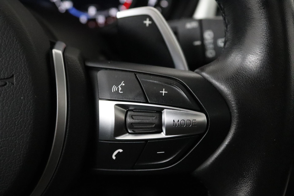 
BMW 3 Serie Touring 320i Edition M Sport Shadow High Executive (PANORAMADAK, NAVIGATIE, VIRTUAL, STOELV, LEDER, CRUISE, NL-AUTO) vol									