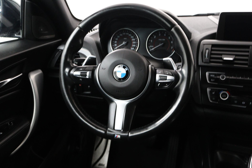 
BMW 235 M235i High Executive (NL-AUTO, AUTOMAAT, NAVIGATIE-PROFESSIONAL, STOELVERWARMING) vol									