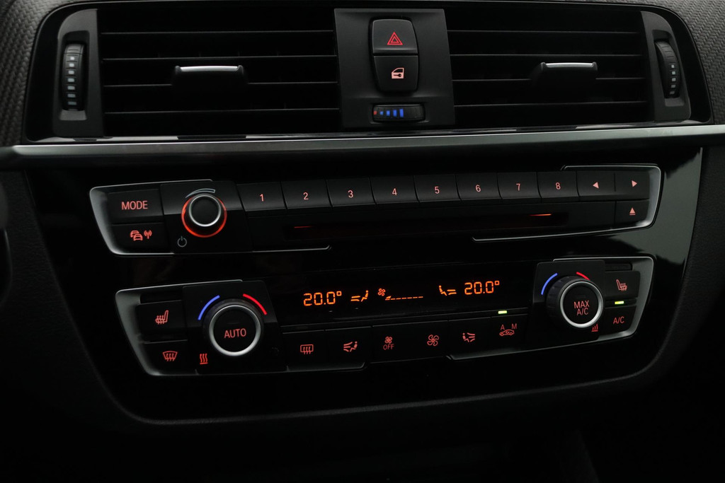 
BMW 2 Serie Coupé M2 DCT Competition(Dealer OnderH, Carplay, M performance Remmen, StoelV, Harman/ Kardon, Lane Assist, Etc) vol									