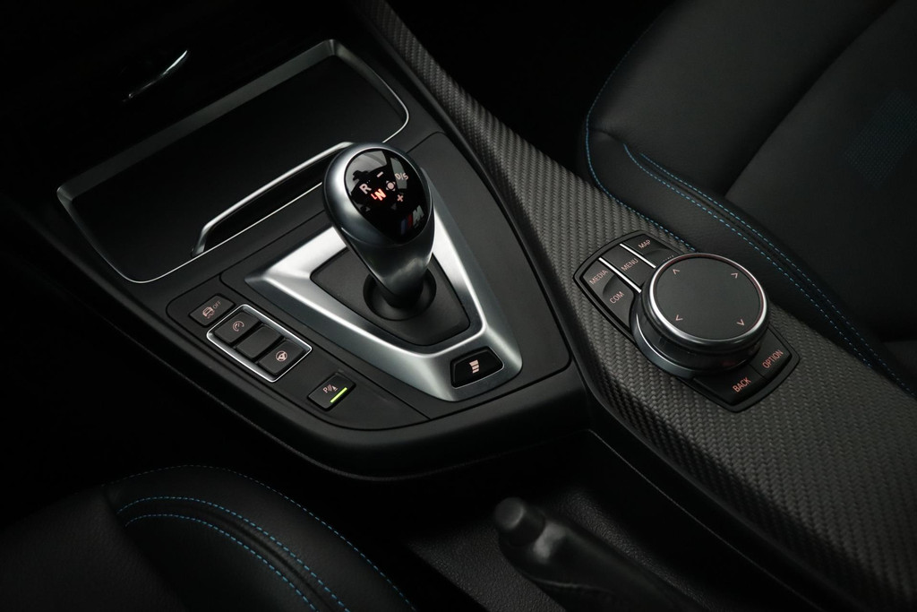 
BMW 2 Serie Coupé M2 DCT Competition(Dealer OnderH, Carplay, M performance Remmen, StoelV, Harman/ Kardon, Lane Assist, Etc) vol									