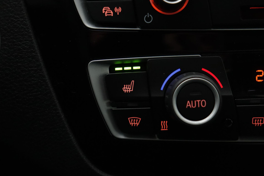 
BMW 2 Serie Coupé M2 DCT Competition(Dealer OnderH, Carplay, M performance Remmen, StoelV, Harman/ Kardon, Lane Assist, Etc) vol									