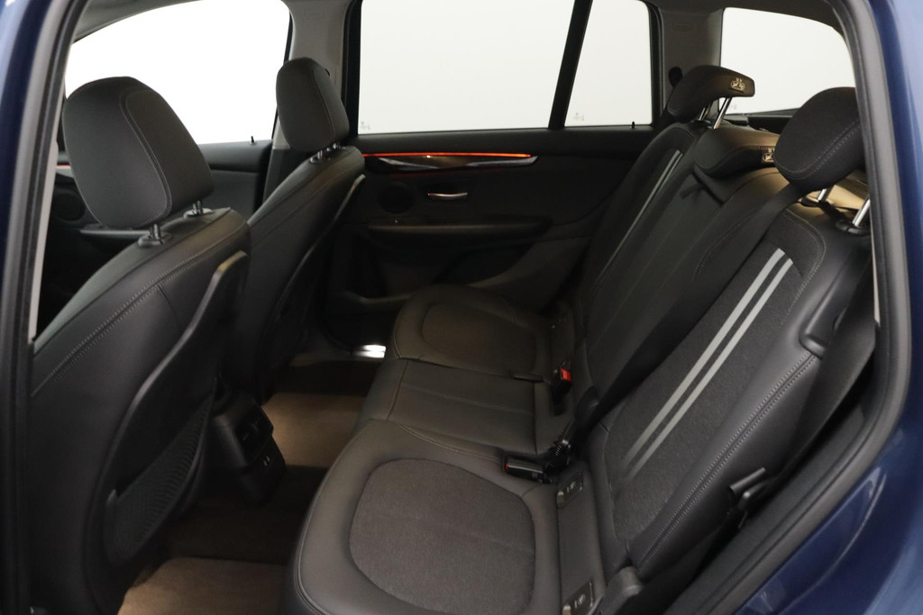 
BMW 2 Serie Gran Tourer 218i 7p. Business Edition(NL-auto, 1e Eig, Dealer OnderH, Navi Pro, Climate Con, Trekhaak, PDC, Etc) vol									