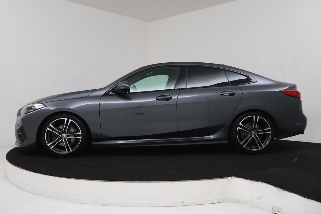 
BMW 2 Serie Gran Coupé 218i Executive Edition (PARKEERSENSOREN, CRUISE CONTROL, NAVIGATIE, NL-AUTO, DEALER ONDERHOUDEN) vol									