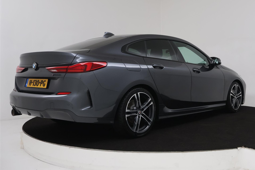 
BMW 2 Serie Gran Coupé 218i Executive Edition (PARKEERSENSOREN, CRUISE CONTROL, NAVIGATIE, NL-AUTO, DEALER ONDERHOUDEN) vol									