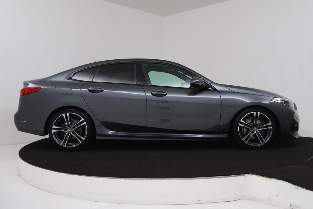
BMW 2 Serie Gran Coupé 218i Executive Edition (PARKEERSENSOREN, CRUISE CONTROL, NAVIGATIE, NL-AUTO, DEALER ONDERHOUDEN) vol									