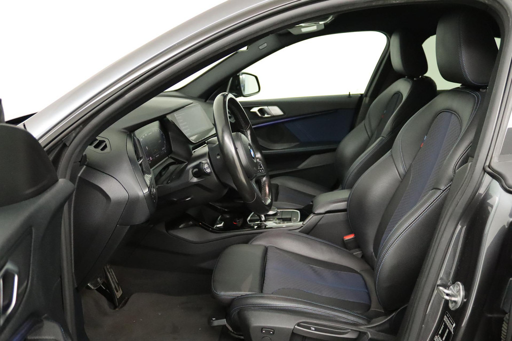 
BMW 2 Serie Gran Coupé 218i Executive Edition (PARKEERSENSOREN, CRUISE CONTROL, NAVIGATIE, NL-AUTO, DEALER ONDERHOUDEN) vol									