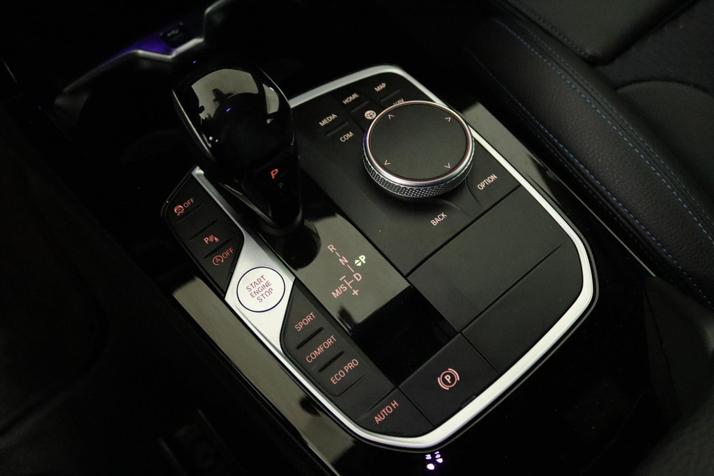 
BMW 2 Serie Gran Coupé 218i Executive Edition (PARKEERSENSOREN, CRUISE CONTROL, NAVIGATIE, NL-AUTO, DEALER ONDERHOUDEN) vol									