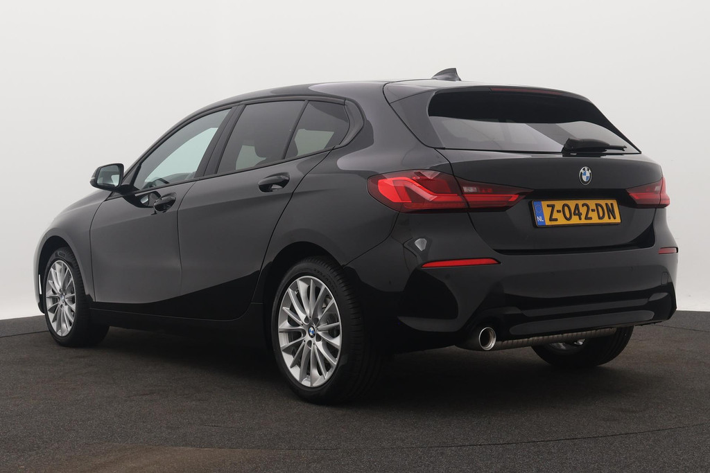 
BMW 1-serie 116i Business Edition Plus(Fabrieksgarantie, Carplay, StoelV, Parkeersensoren, Cruise Con, Etc) vol									