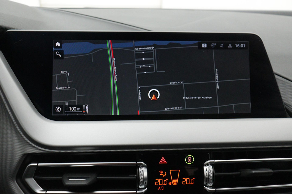 
BMW 1-serie 116i Business Edition Plus(Fabrieksgarantie, Carplay, StoelV, Parkeersensoren, Cruise Con, Etc) vol									