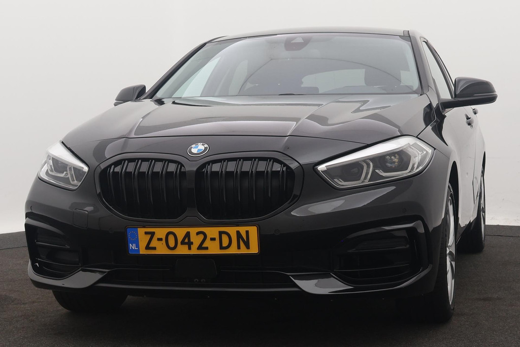 
BMW 1-serie 116i Business Edition Plus(Fabrieksgarantie, Carplay, StoelV, Parkeersensoren, Cruise Con, Etc) vol									