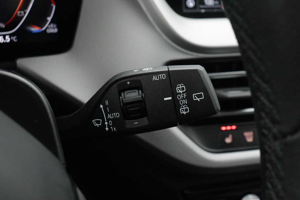 
BMW 1-serie 116i Business Edition Plus(Fabrieksgarantie, Carplay, StoelV, Parkeersensoren, Cruise Con, Etc) vol									