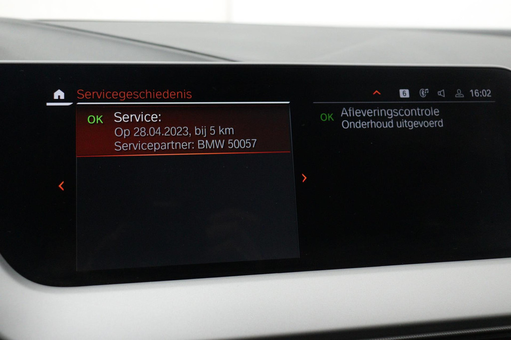 
BMW 1-serie 116i Business Edition Plus(Fabrieksgarantie, Carplay, StoelV, Parkeersensoren, Cruise Con, Etc) vol									