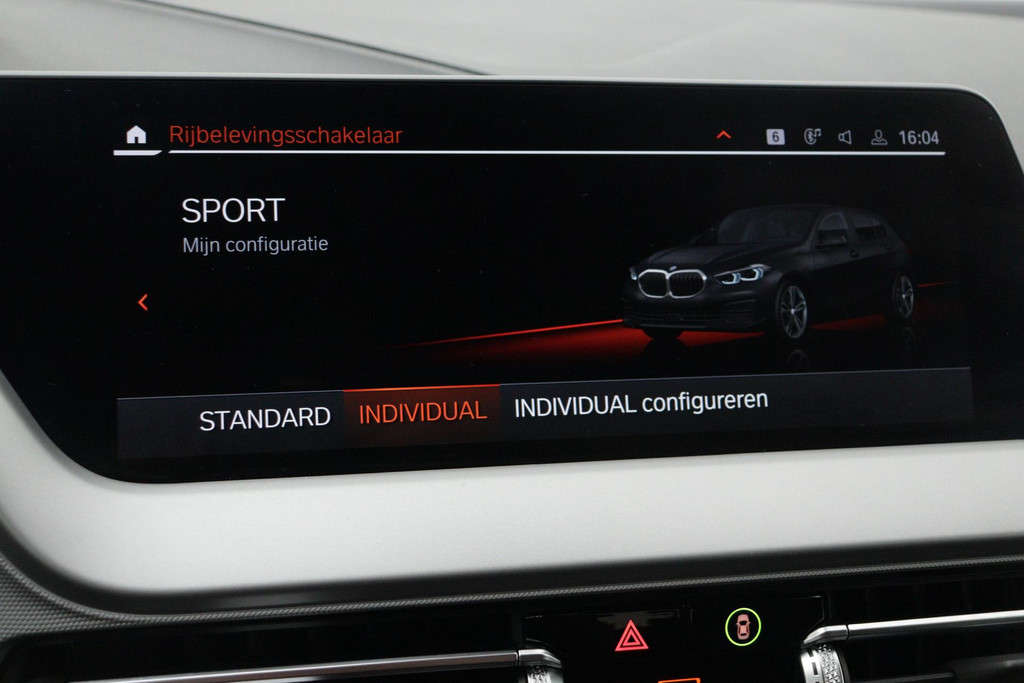 
BMW 1-serie 116i Business Edition Plus(Fabrieksgarantie, Carplay, StoelV, Parkeersensoren, Cruise Con, Etc) vol									