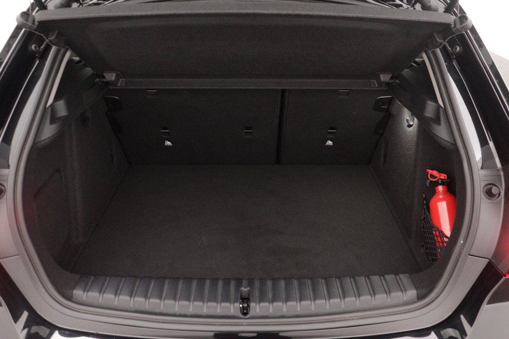 
BMW 1-serie 116i Business Edition Plus(Fabrieksgarantie, Carplay, StoelV, Parkeersensoren, Cruise Con, Etc) vol									