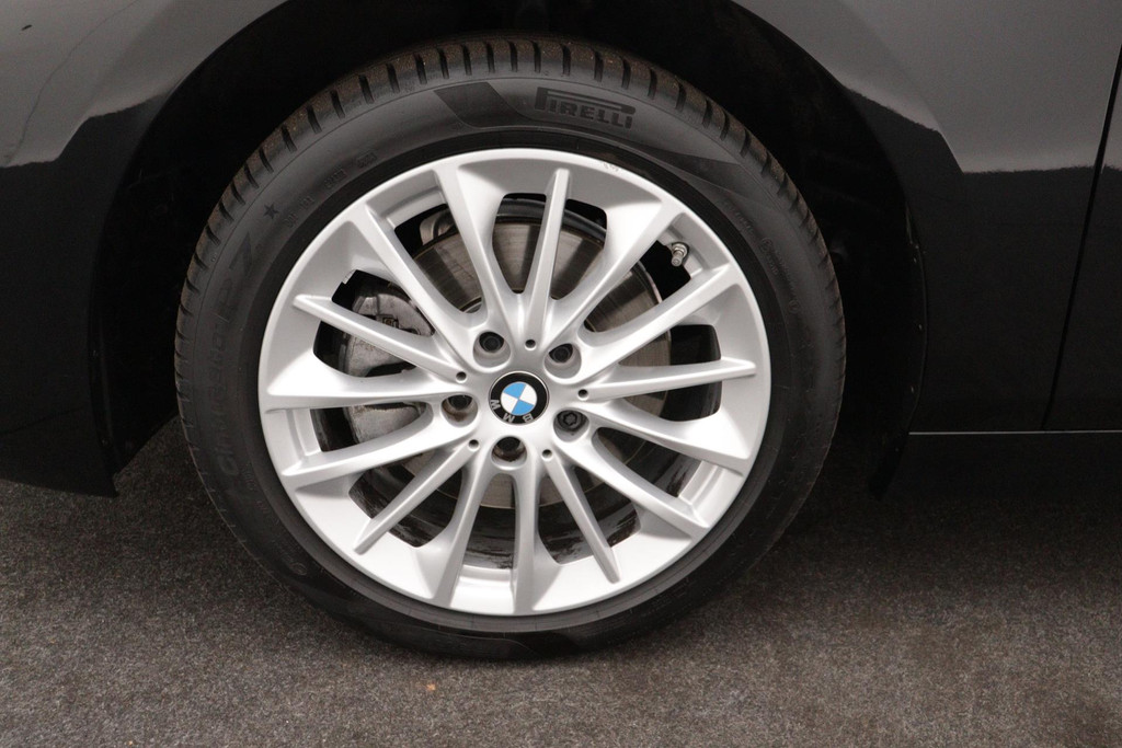 
BMW 1-serie 116i Business Edition Plus(Fabrieksgarantie, Carplay, StoelV, Parkeersensoren, Cruise Con, Etc) vol									