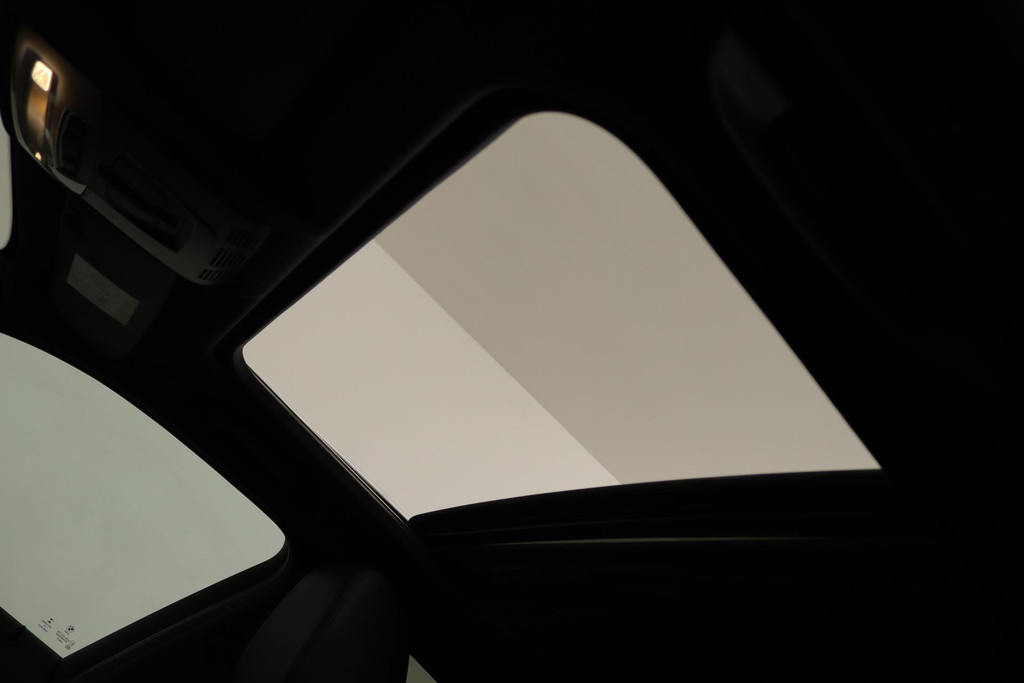 
BMW 1-serie 118i Corporate Lease M Sport (PANORAMADAK, PARKEERSENSOREN, CRUISE CONTROL, STOELVERARMING, NL-AUTO) vol									