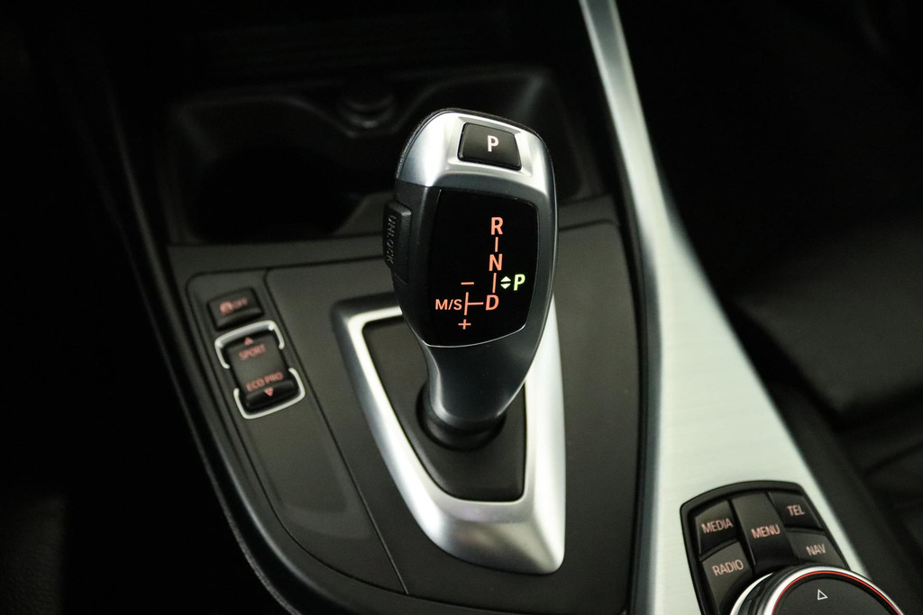 
BMW 1-serie 118i Corporate Lease M Sport (PANORAMADAK, PARKEERSENSOREN, CRUISE CONTROL, STOELVERARMING, NL-AUTO) vol									