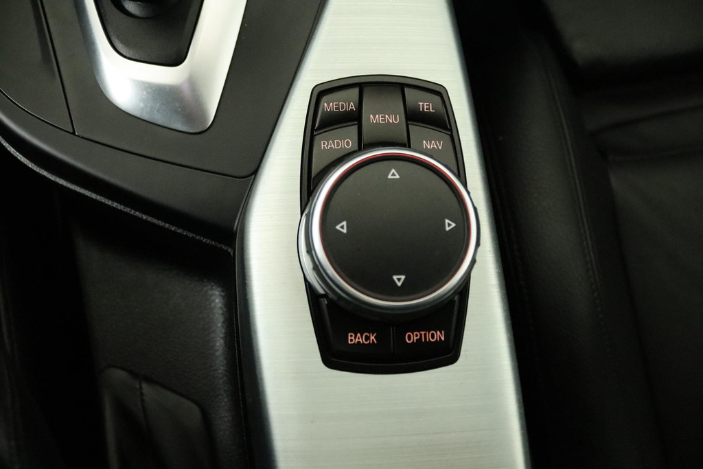 
BMW 1-serie 118i Corporate Lease M Sport (PANORAMADAK, PARKEERSENSOREN, CRUISE CONTROL, STOELVERARMING, NL-AUTO) vol									