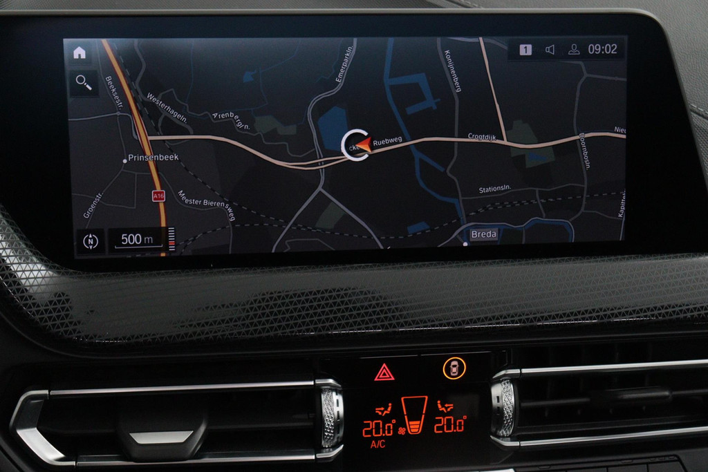 
BMW 1-serie 118i Executive Edition Automaat (PANODAK, NAVI, PDC V+A, CARPLAY, CRUISE, NL-AUTO, DEALER ONDERHOUDEN) vol									
