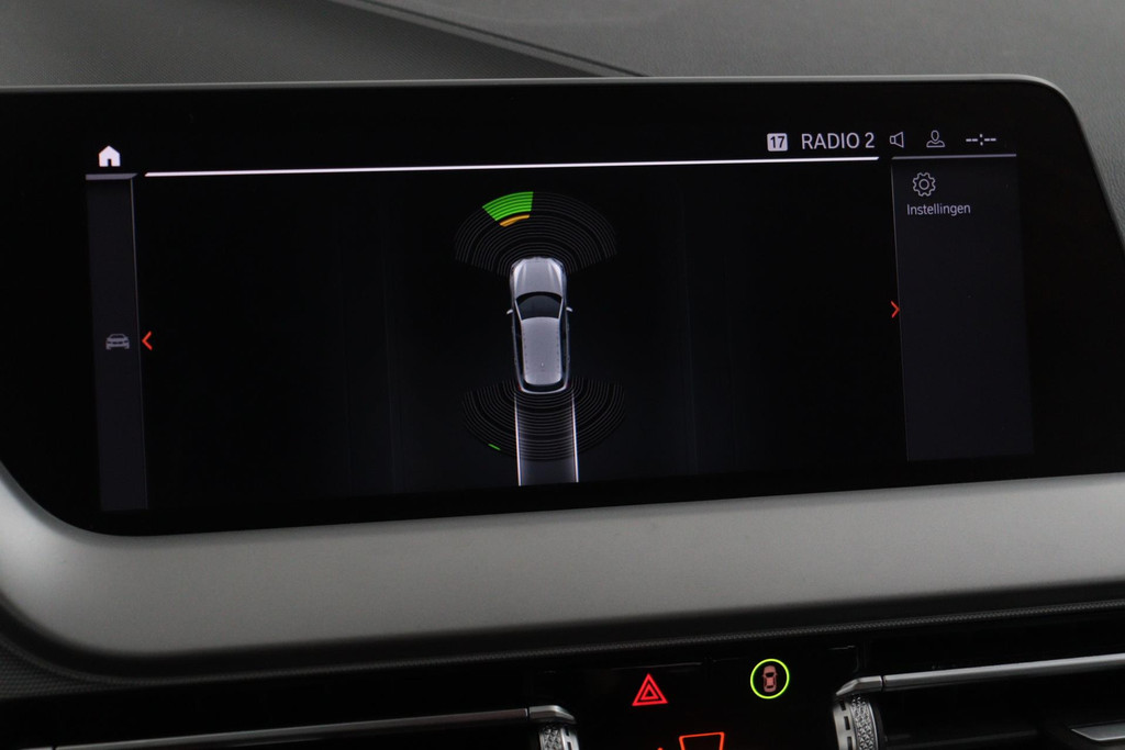 
BMW 1-serie 118i Executive Edition (1e Eig, NL-auto, Dealer onderH Carplay/ Android, Navi-groot, PDC V+A, Cruise Control, Etc) vol									