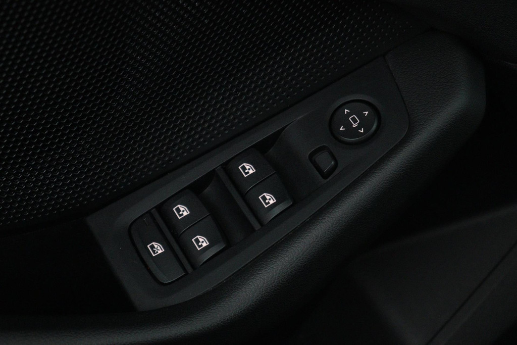 
BMW 1-serie 118i Executive Edition (1e Eig, NL-auto, Dealer onderH Carplay/ Android, Navi-groot, PDC V+A, Cruise Control, Etc) vol									