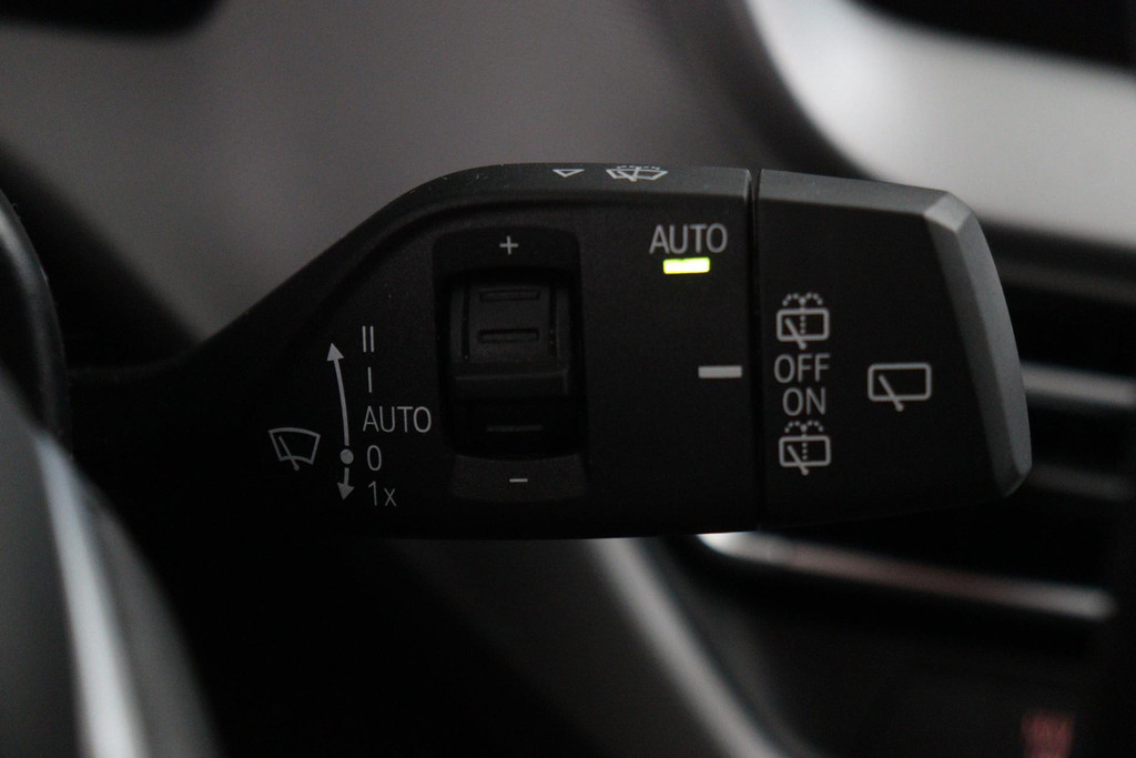 
BMW 1-serie 118i Executive Edition (1e Eig, NL-auto, Dealer onderH Carplay/ Android, Navi-groot, PDC V+A, Cruise Control, Etc) vol									