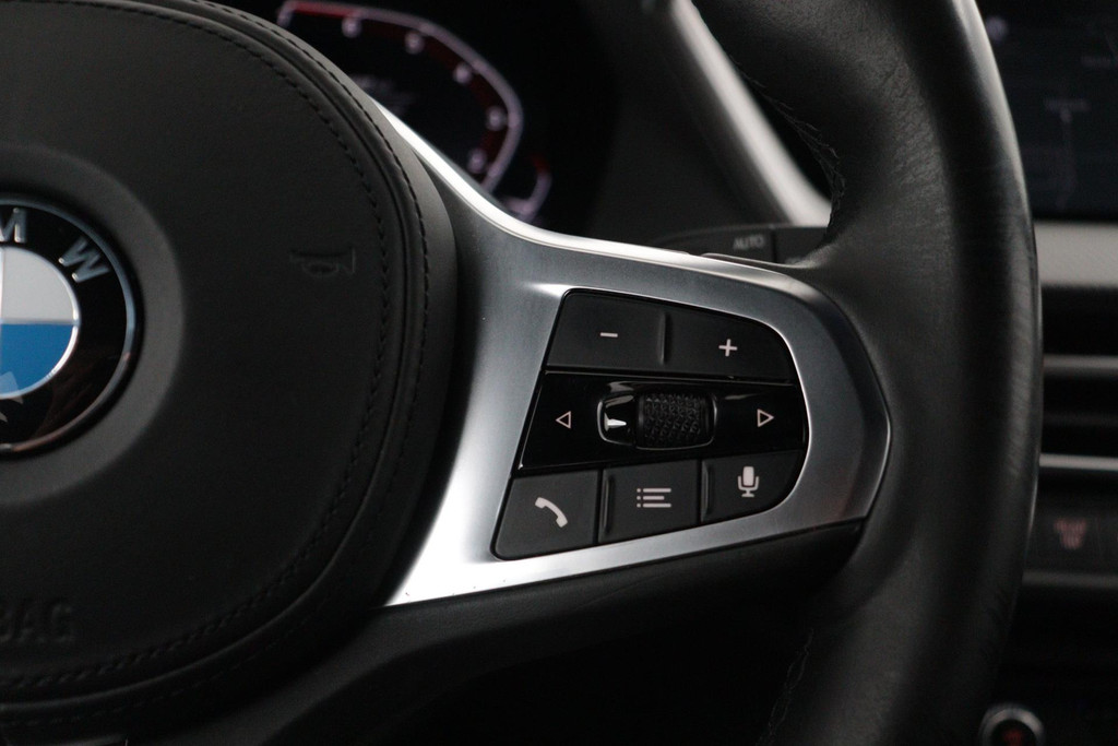 
BMW 1-serie 118i Executive Edition M-SPORT (1e Eig, NL-auto, Dealer OndH, Carplay/ Android, Navi-groot, PDC V+A, Cruise Contr Etc) vol									