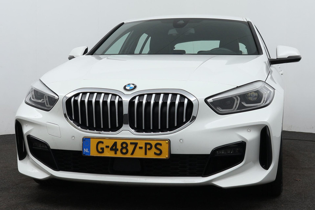 
BMW 1-serie 118i Executive Edition M-SPORT (1e Eig, NL-auto, Dealer OndH, Carplay/ Android, Navi-groot, PDC V+A, Cruise Contr Etc) vol									