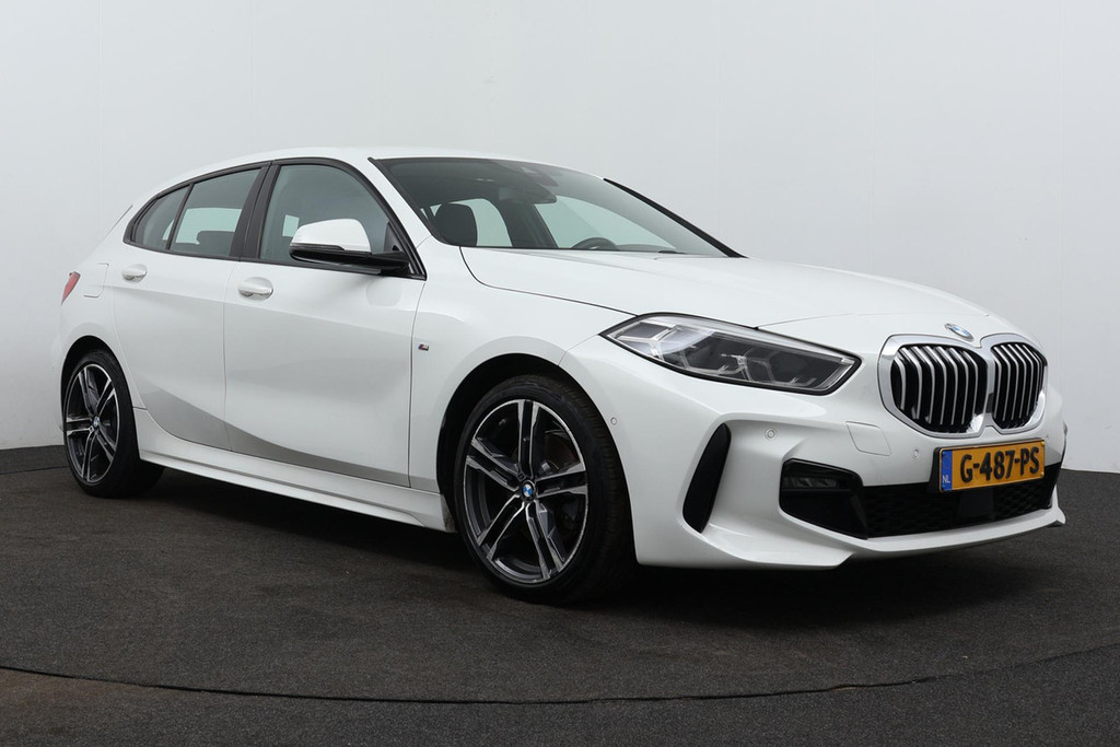 
BMW 1-serie 118i Executive Edition M-SPORT (1e Eig, NL-auto, Dealer OndH, Carplay/ Android, Navi-groot, PDC V+A, Cruise Contr Etc) vol									