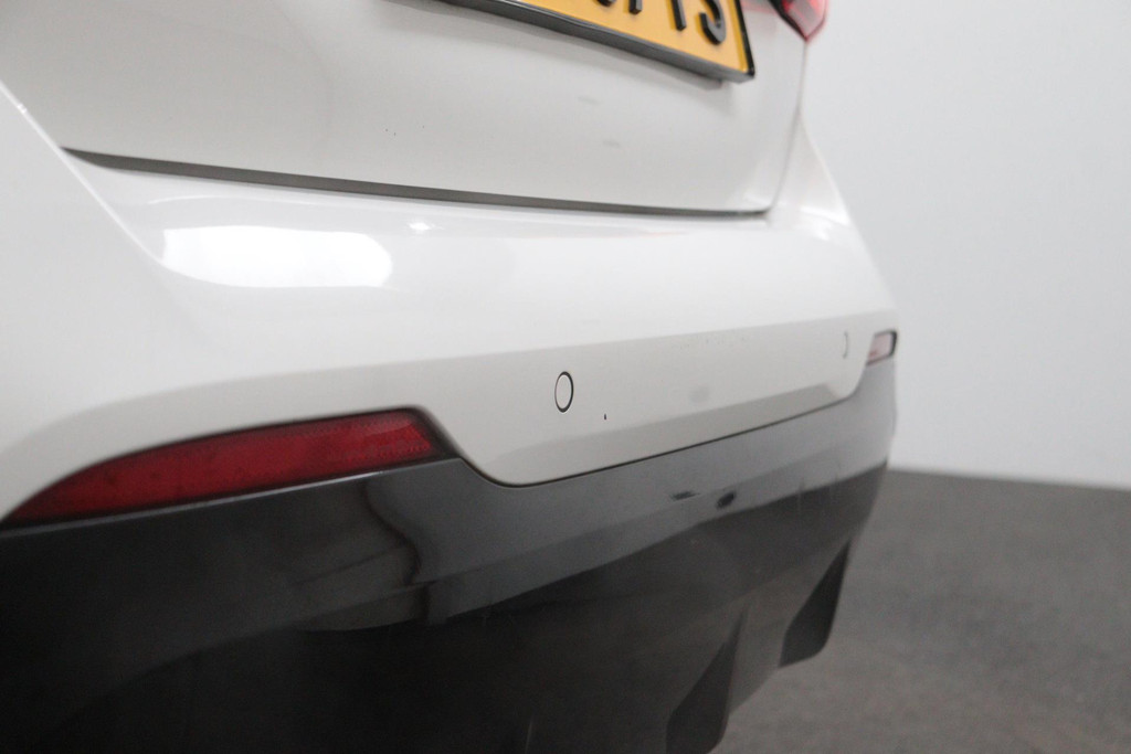 
BMW 1-serie 118i Executive Edition M-SPORT (1e Eig, NL-auto, Dealer OndH, Carplay/ Android, Navi-groot, PDC V+A, Cruise Contr Etc) vol									