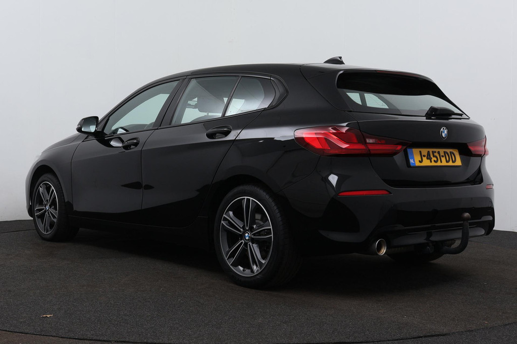 
BMW 1-serie 118i Executive Edition SportLine (1e Eig, NL-auto, DealeronderH, Navi Prof, Apple Carplay, PDC V+A, Cruise Con, Etc) vol									