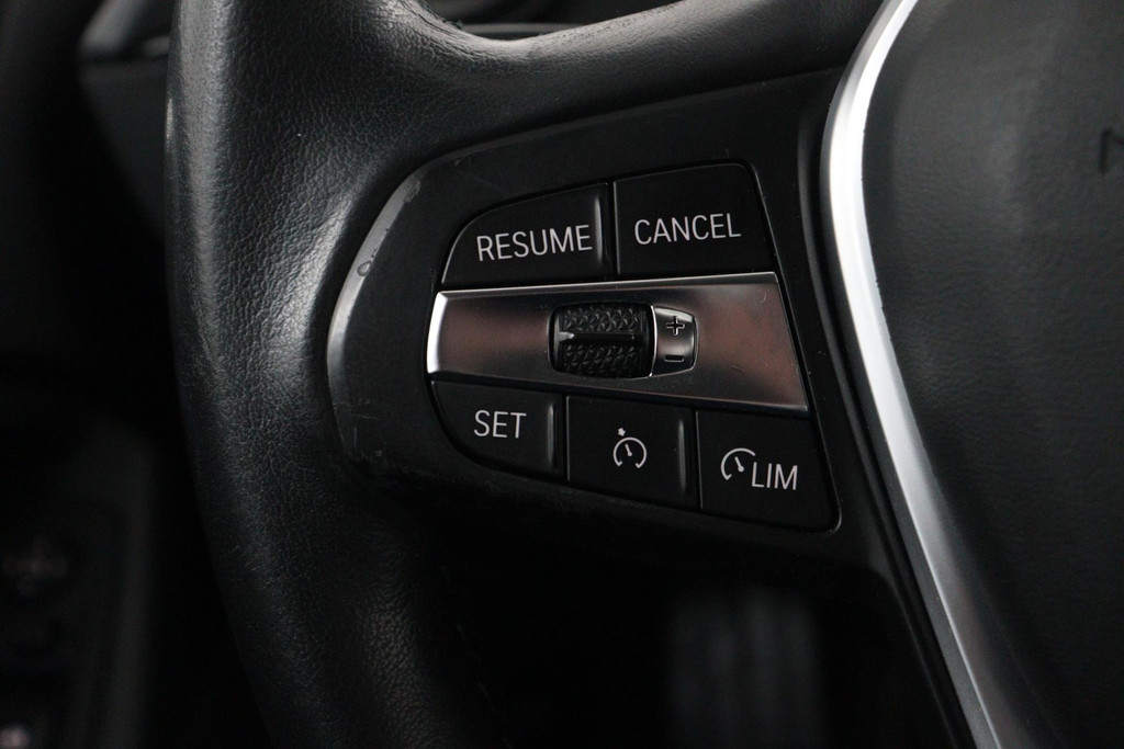 
BMW 1-serie 118i Executive Edition SportLine (1e Eig, NL-auto, DealeronderH, Navi Prof, Apple Carplay, PDC V+A, Cruise Con, Etc) vol									