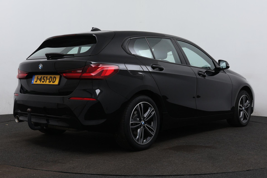 
BMW 1-serie 118i Executive Edition SportLine (1e Eig, NL-auto, DealeronderH, Navi Prof, Apple Carplay, PDC V+A, Cruise Con, Etc) vol									