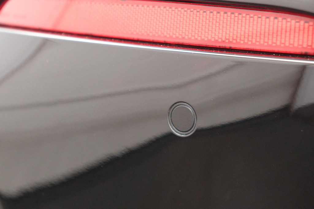 
BMW 1-serie 118i Executive Edition SportLine (1e Eig, NL-auto, DealeronderH, Navi Prof, Apple Carplay, PDC V+A, Cruise Con, Etc) vol									