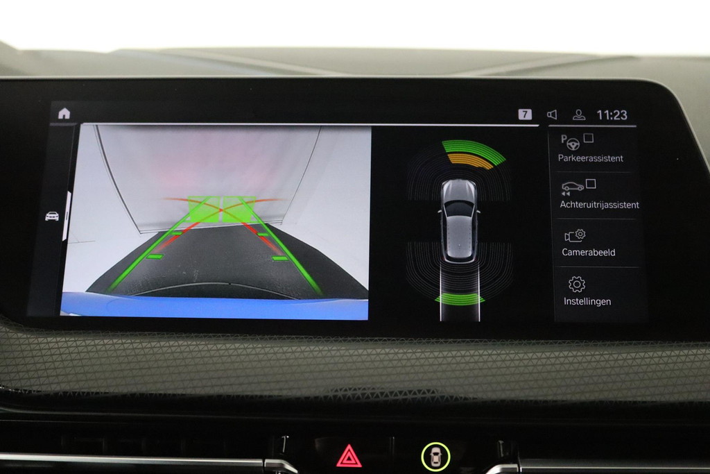 
BMW 1-serie 118i Executive Edition Automaat (virtual, adaptive, sfeer, camera, navigatie, nl-auto, dealer onderhouden) vol									