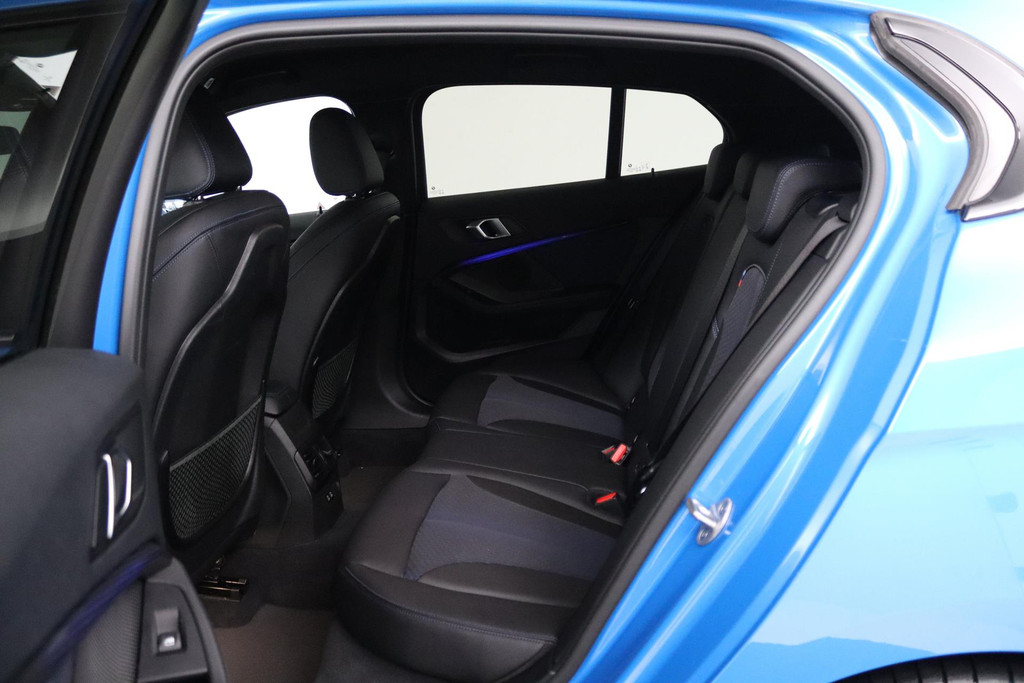 
BMW 1-serie 118i Executive Edition Automaat (virtual, adaptive, sfeer, camera, navigatie, nl-auto, dealer onderhouden) vol									