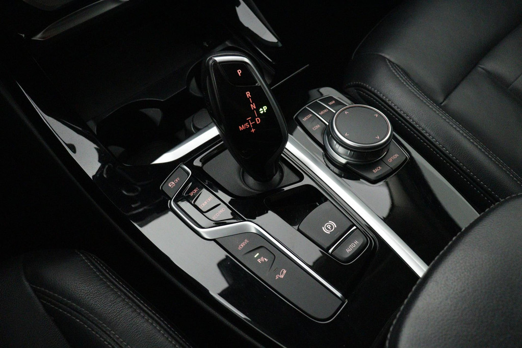 
BMW X3 XDrive30e High Executive(NL-auto, 1e Eig, Dealer onderH, Carplay/ Android, Harman/Kardon, Parkeersensoren V+A, Etc) vol									