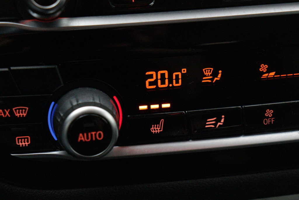 
BMW X3 XDrive30e High Executive(NL-auto, 1e Eig, Dealer onderH, Carplay/ Android, Harman/Kardon, Parkeersensoren V+A, Etc) vol									