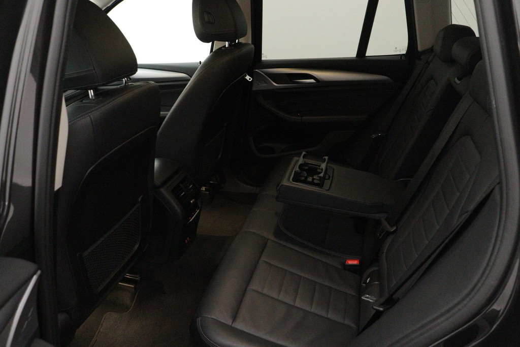 
BMW X3 XDrive30e High Executive(NL-auto, 1e Eig, Dealer onderH, Carplay/ Android, Harman/Kardon, Parkeersensoren V+A, Etc) vol									