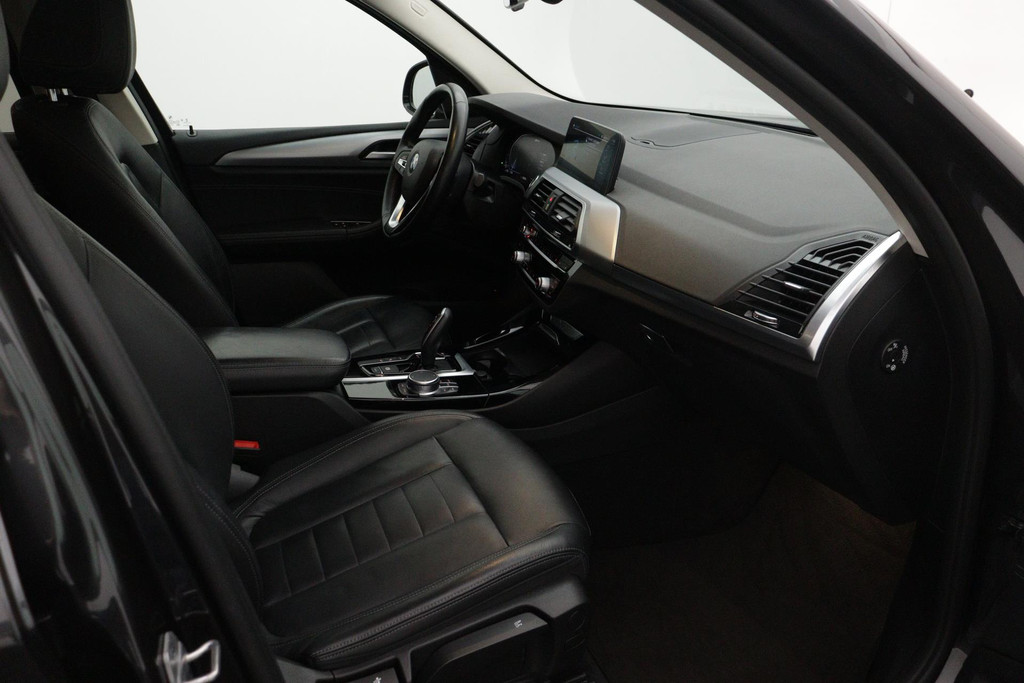 
BMW X3 XDrive30e High Executive(NL-auto, 1e Eig, Dealer onderH, Carplay/ Android, Harman/Kardon, Parkeersensoren V+A, Etc) vol									