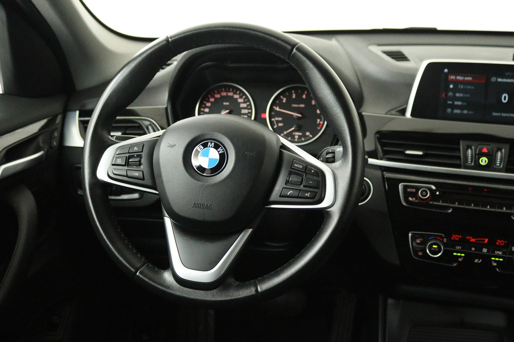 
BMW X1 SDrive18i High Executive (PARKEERSENSOREN, CRUISE, NAVI, STOELVERWARMING, AUTOMAAT, NL-AUTO, DEALER ONDERHOUDEN) vol									