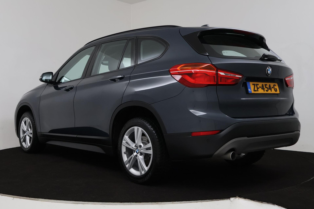 
BMW X1 SDrive18i High Executive (PARKEERSENSOREN, CRUISE, NAVI, STOELVERWARMING, AUTOMAAT, NL-AUTO, DEALER ONDERHOUDEN) vol									