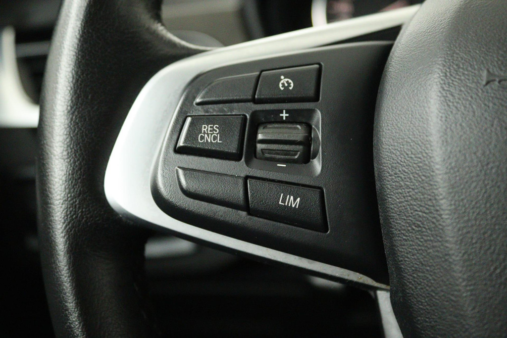 
BMW X1 SDrive18i High Executive (PARKEERSENSOREN, CRUISE, NAVI, STOELVERWARMING, AUTOMAAT, NL-AUTO, DEALER ONDERHOUDEN) vol									